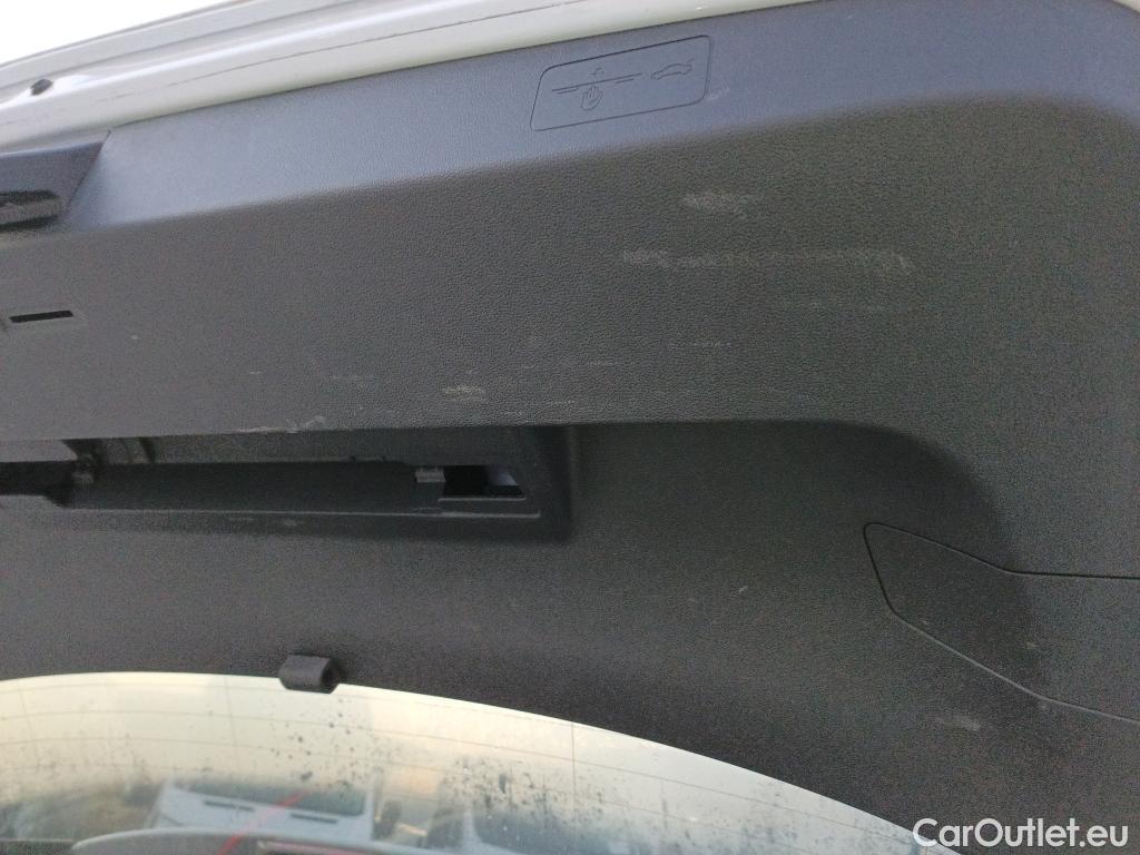  Volkswagen  Golf  VOLKSWAGEN / 2020 / 5P / berlina con portón Life 2.0 TDI 85kW (115CV) DSG #9