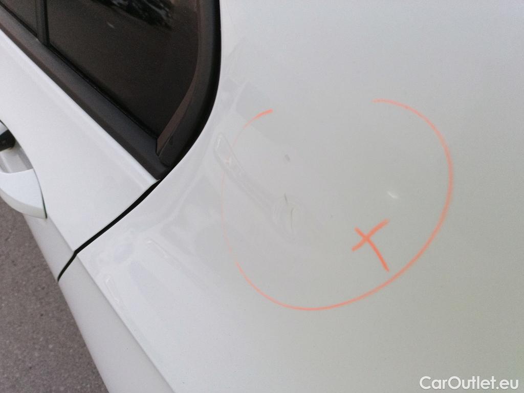  Volkswagen  Golf  VOLKSWAGEN / 2020 / 5P / berlina con portón Life 2.0 TDI 85kW (115CV) DSG #4