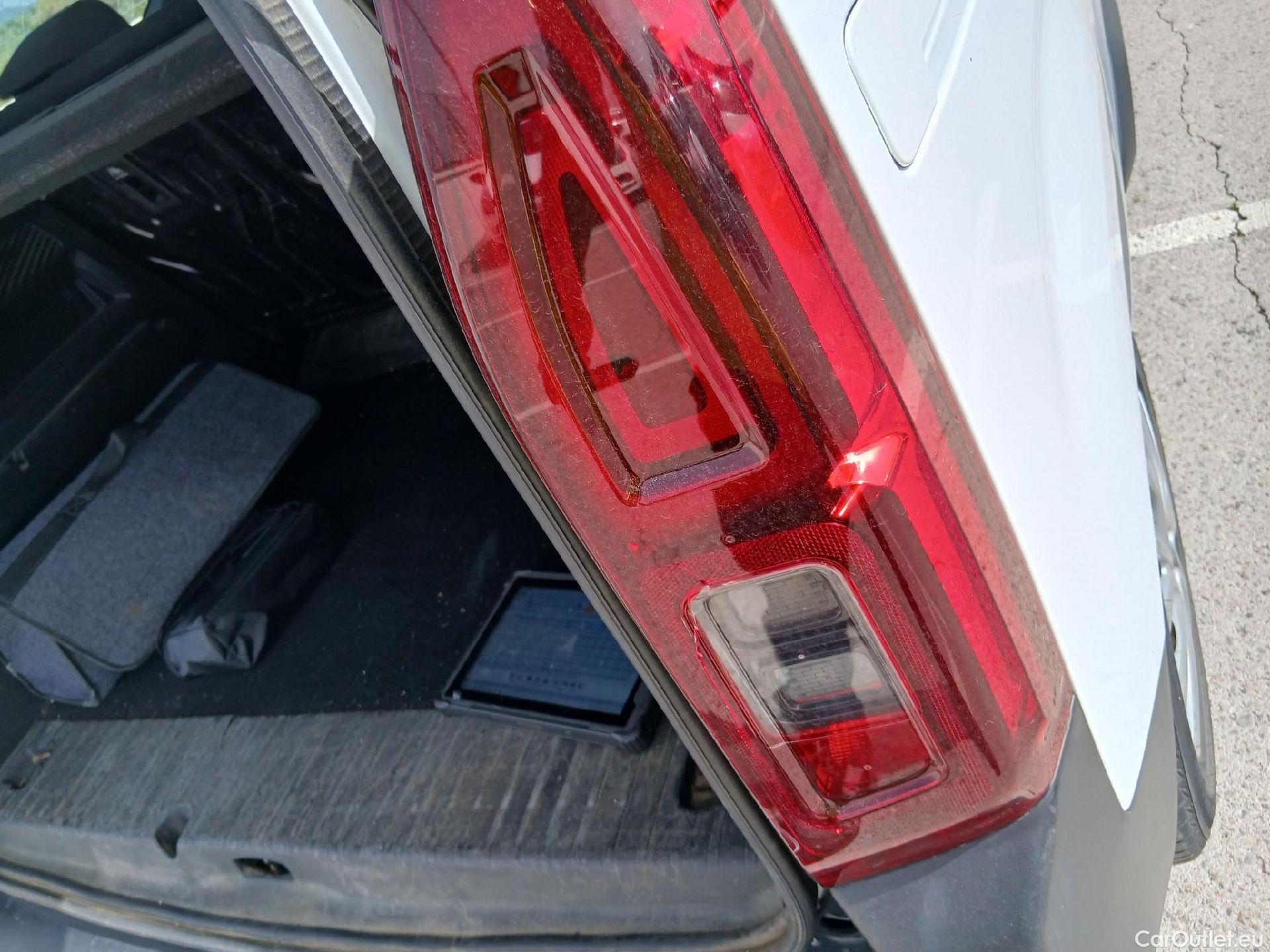  Citroen  Berlingo CITROEN  / 2018 / 5P / monovolumen compacto Talla M BlueHDi 100 S&S FEEL #30