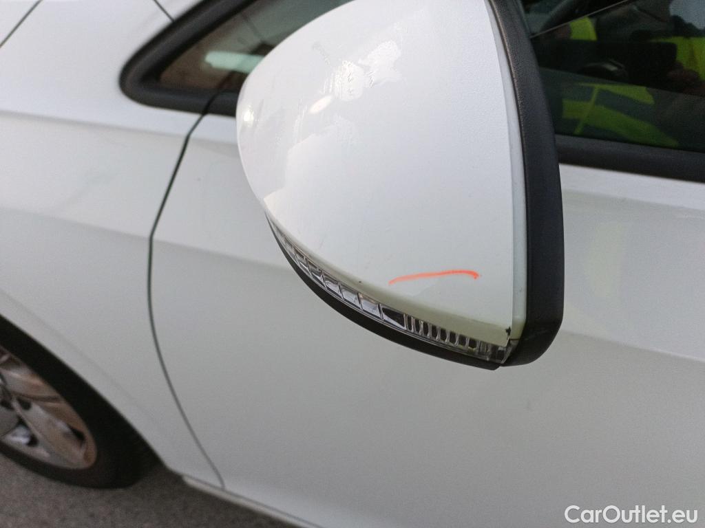  Volkswagen  Golf  VOLKSWAGEN / 2020 / 5P / berlina con portón Life 2.0 TDI 85kW (115CV) DSG #18