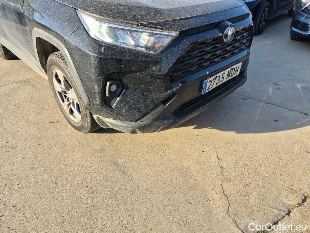  Toyota  RAV4 TOYOTA  / 2018 / 5P / todoterreno 2.5l 220H Business 4WD #4