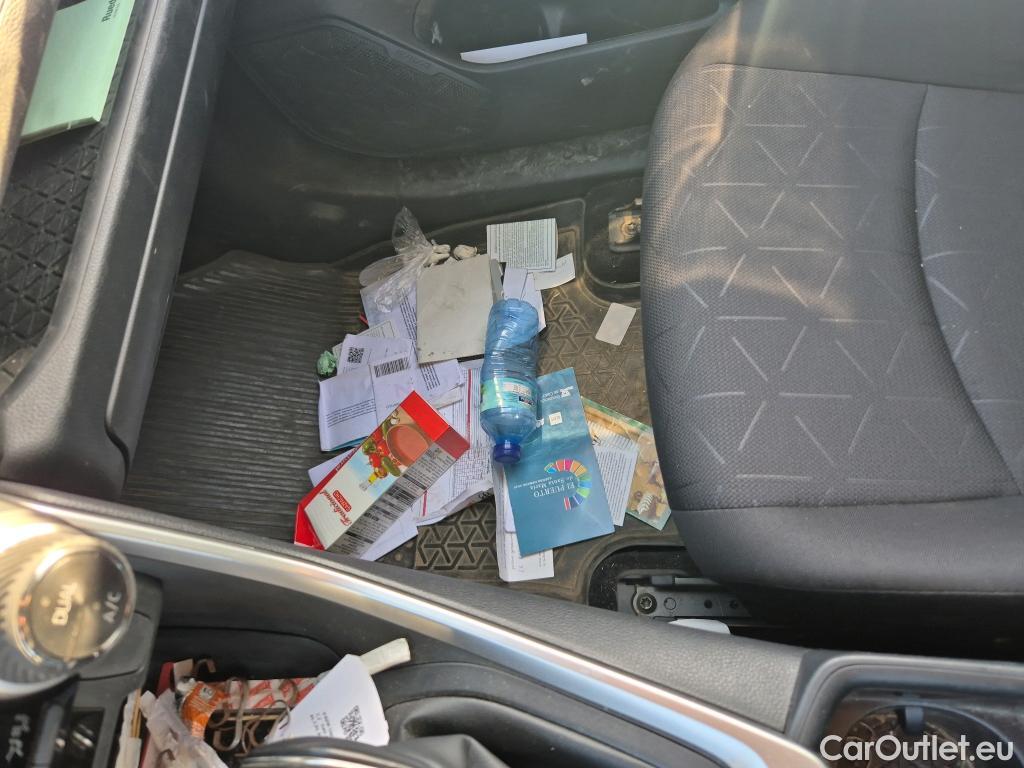  Toyota  RAV4 TOYOTA  / 2018 / 5P / todoterreno 2.5l 220H Business 4WD #40