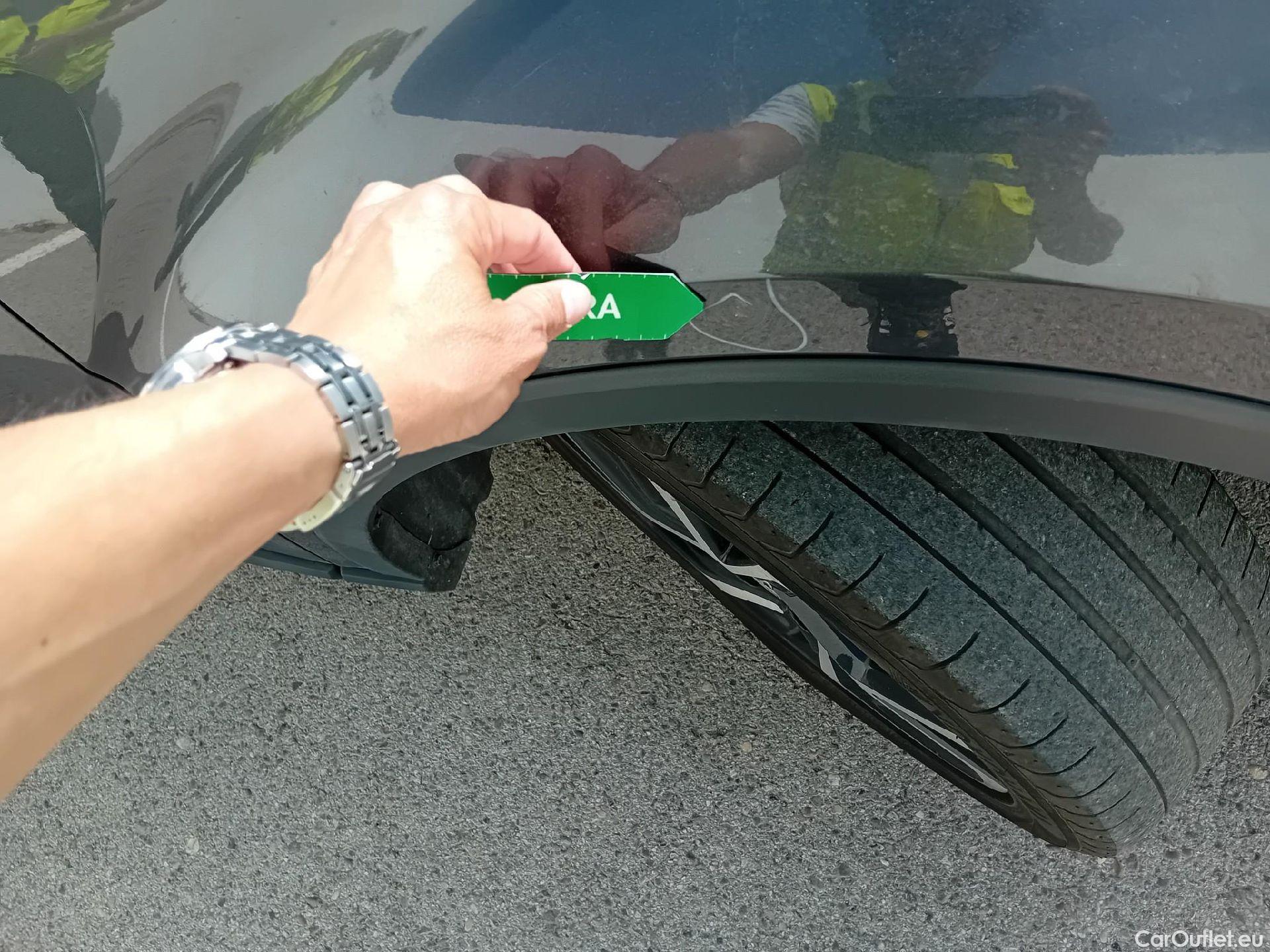  Toyota  C-HR TOYOTA  / 2019 / 5P / todoterreno 1.8 125H Advance #21