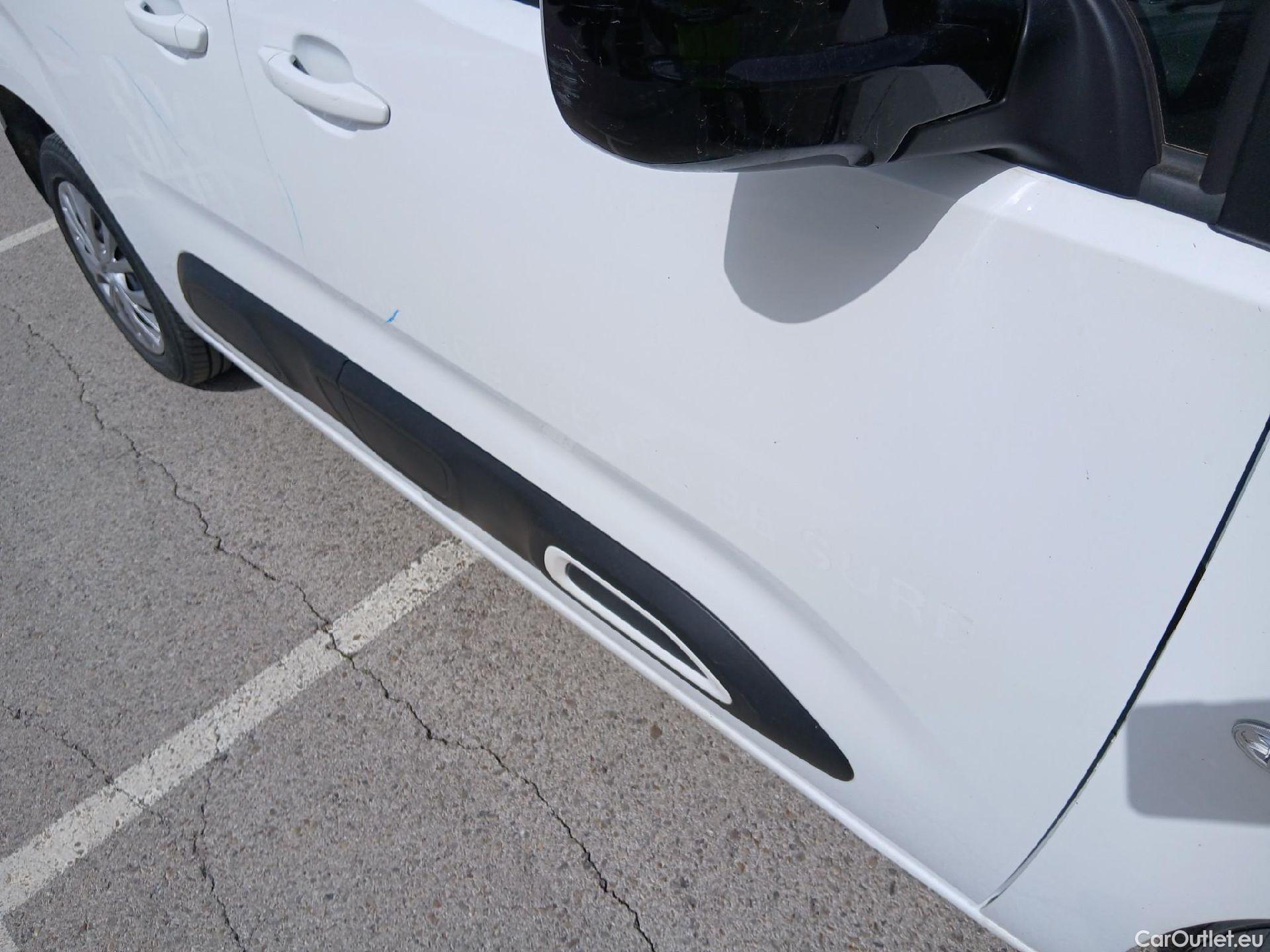  Citroen  Berlingo CITROEN  / 2018 / 5P / monovolumen compacto Talla M BlueHDi 100 S&S FEEL #50