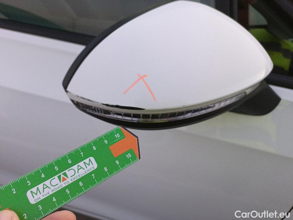  Volkswagen  Golf  VOLKSWAGEN / 2020 / 5P / berlina con portón Life 2.0 TDI 85kW (115CV) DSG #16