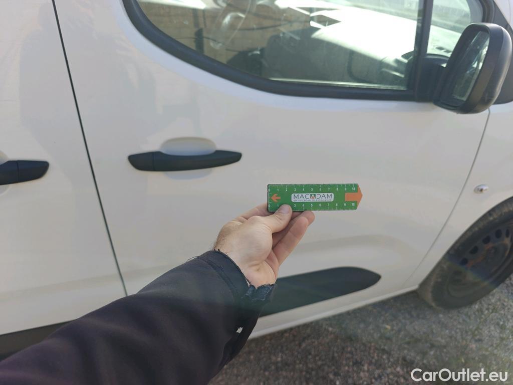  Citroen  Berlingo CITROEN  / 2018 / 4P / monovolumen compacto Talla M BlueHDi 100 S&S LIVE PACK #19