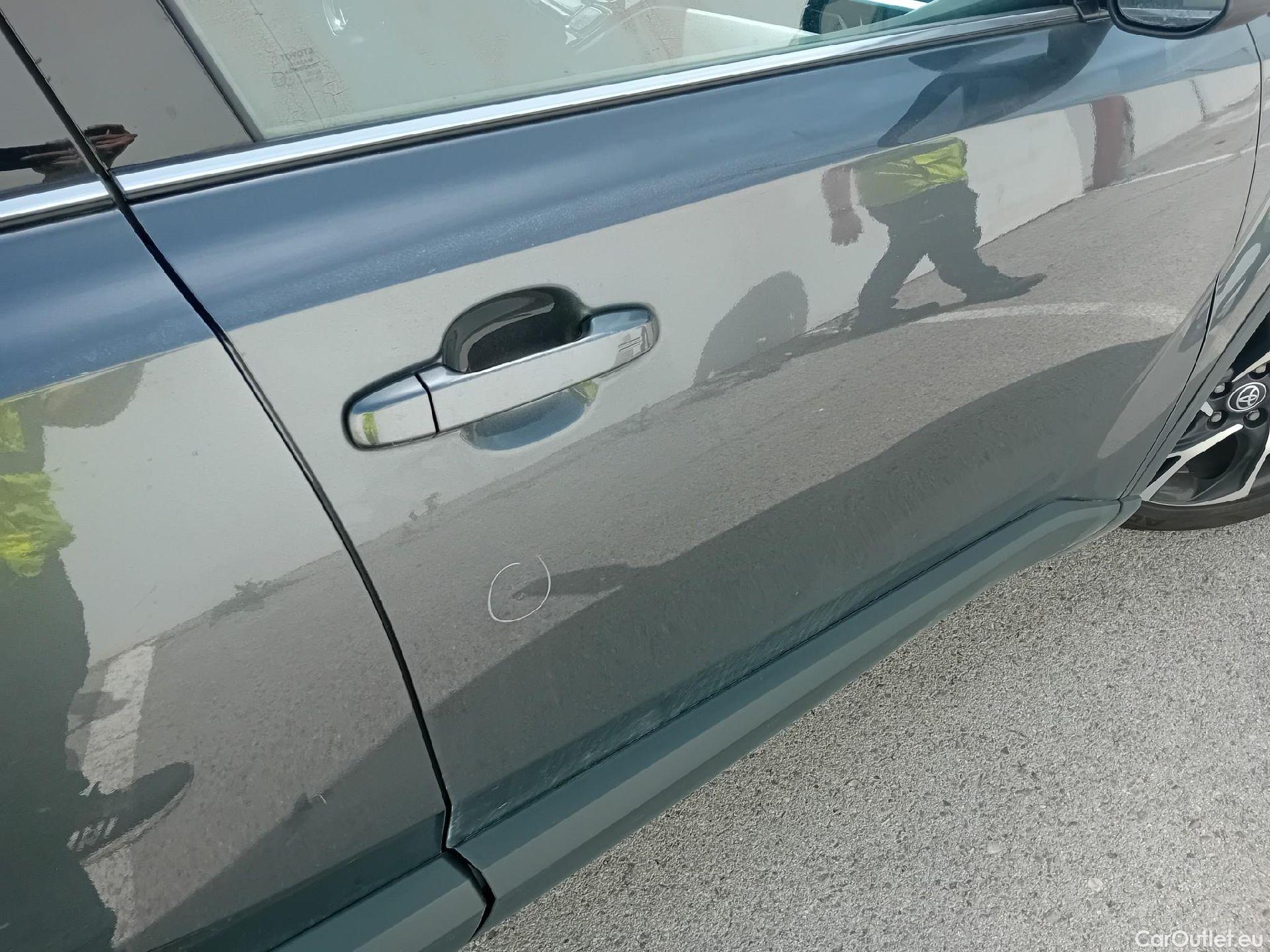  Toyota  C-HR TOYOTA  / 2019 / 5P / todoterreno 1.8 125H Advance #25