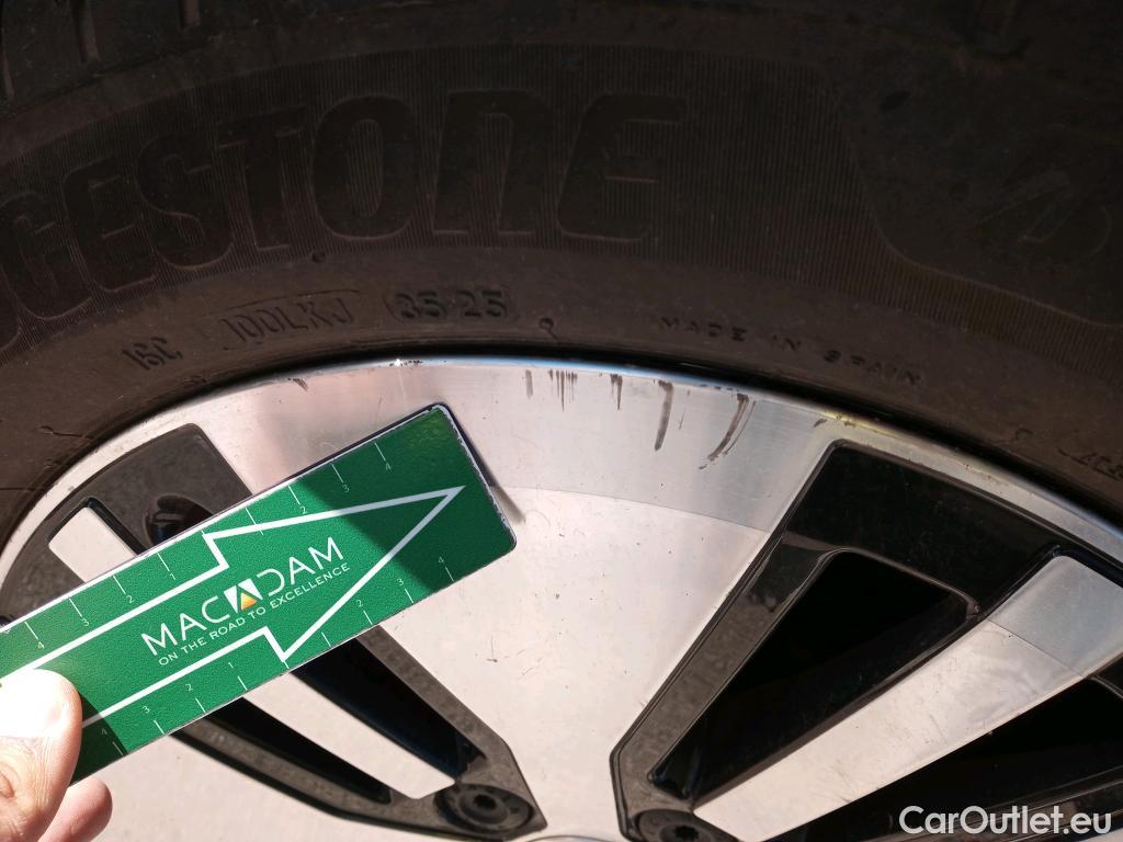  Volkswagen  Golf  VOLKSWAGEN / 2016 / 5P / berlina con portón e-ePower 110 kW (136CV) #3