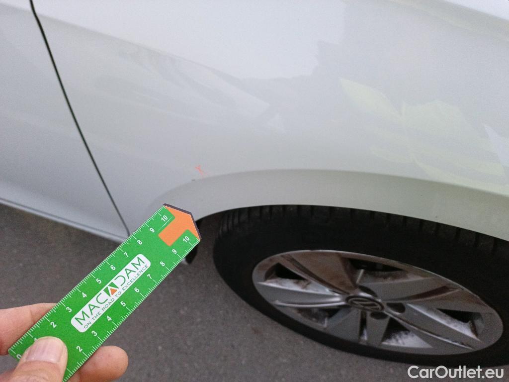  Volkswagen  Golf  VOLKSWAGEN / 2020 / 5P / berlina con portón Life 2.0 TDI 85kW (115CV) DSG #19