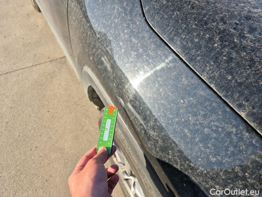  Toyota  RAV4 TOYOTA  / 2018 / 5P / todoterreno 2.5l 220H Business 4WD #9