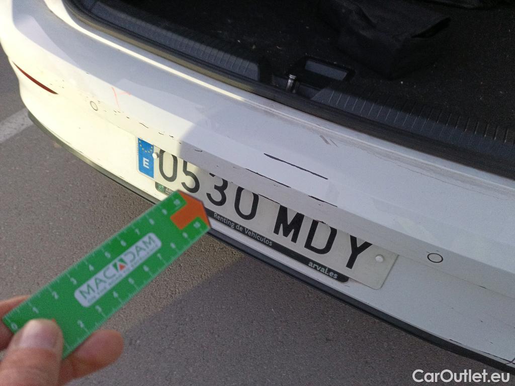  Volkswagen  Golf  VOLKSWAGEN / 2020 / 5P / berlina con portón Life 2.0 TDI 85kW (115CV) DSG #13