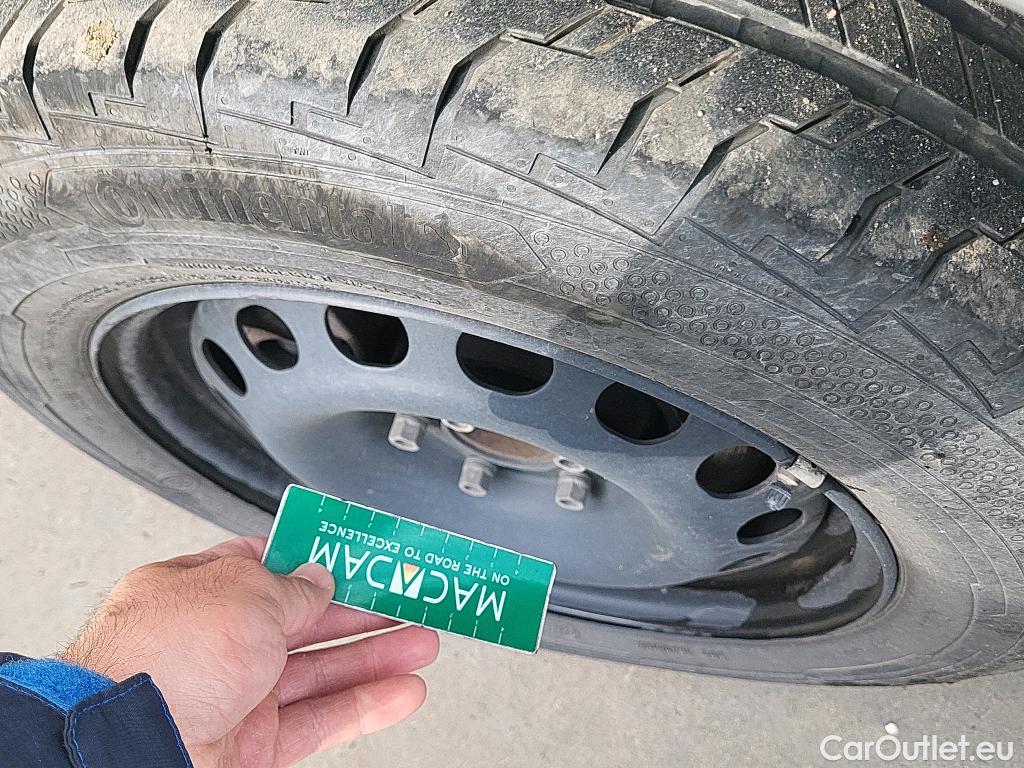  Peugeot  Expert PEUGEOT  / 2016 / 4P / furgón Furgón Premium 2.0 BlueHDi 120 Standard #32