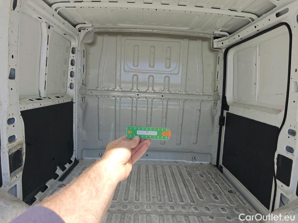  Peugeot  Boxer PEUGEOT  / 2014 / 4P / furgón Pack 330 L1 H1 BHDI 103kW (140CV) S&S #31