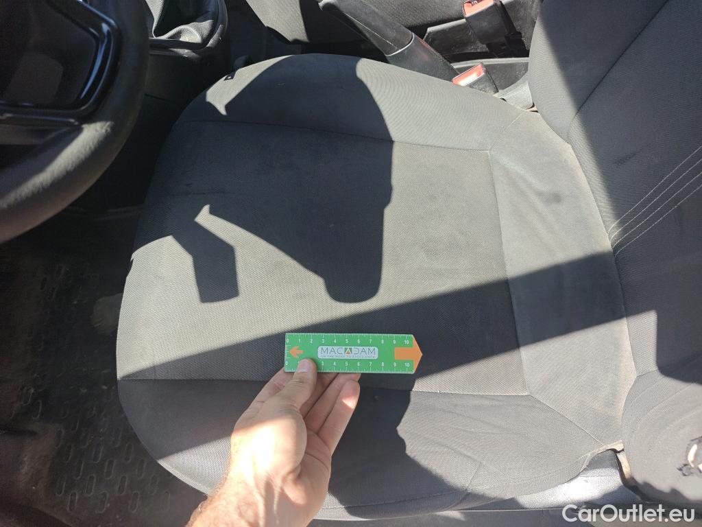  Fiat  Fiorino FIAT  / 2016 / 3P / furgón derivado de turismo Cargo Base 1.3 Mjet 59kW (80CV) E6 #46