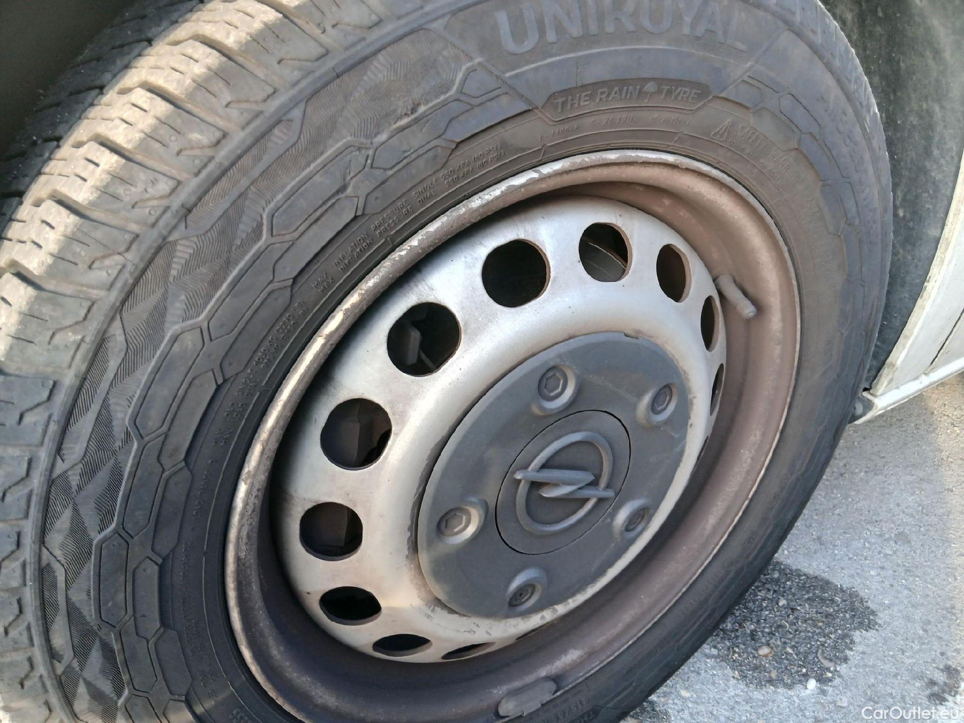  Opel  Vivaro OPEL  / 2019 / 4P / furgón 1.5 Diésel 74kW (100CV) M Std Express #2