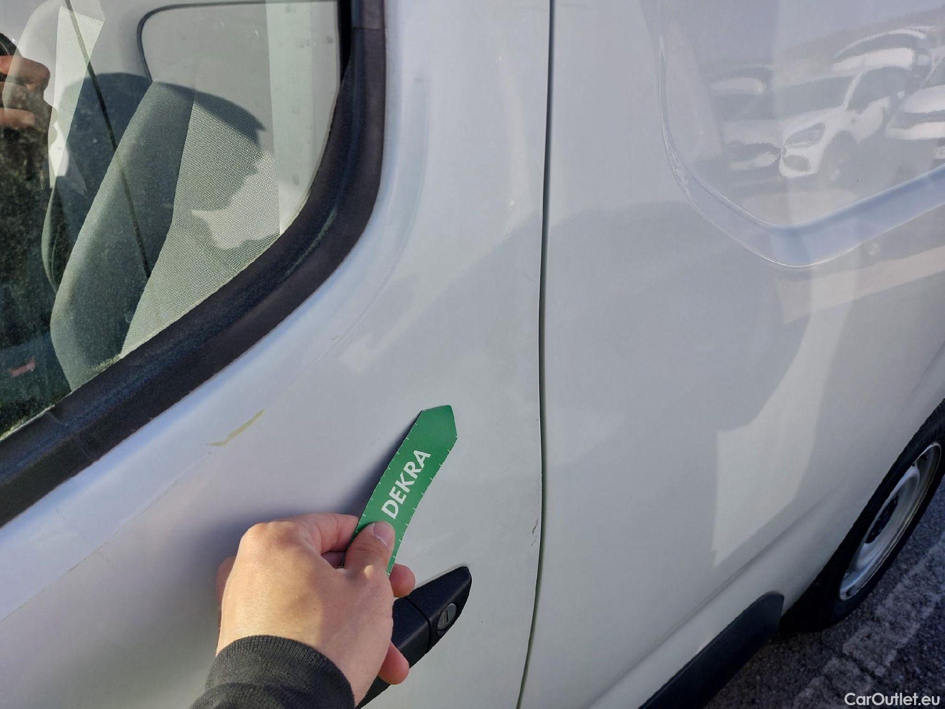  Opel  Combo OPEL  / 2018 / 3P / furgón derivado de turismo 1.5 TD 75kW (100CV) Express L H1 650kg #9