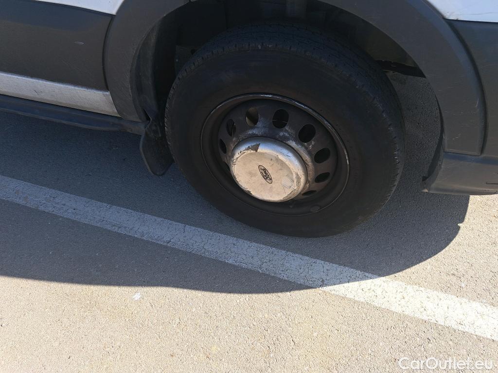  Ford  Transit FORD  / 2013 / 2P / chasis cabina 350 96kW L4 Trend Propulsión Trasera #49