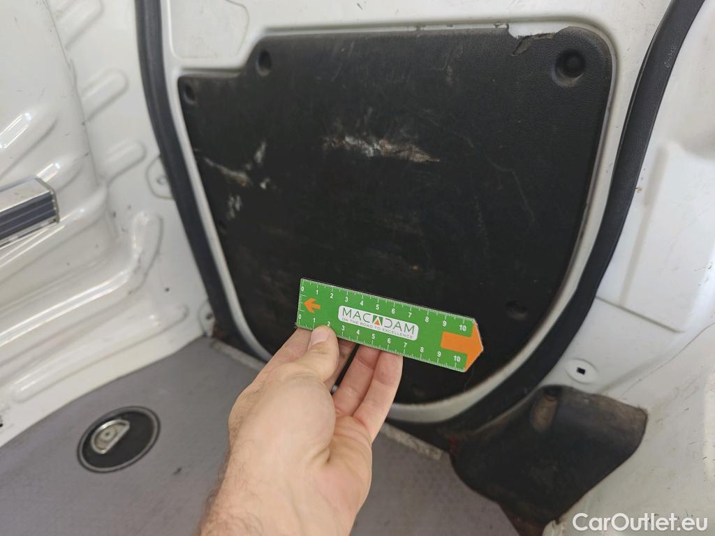  Fiat  Fiorino FIAT  / 2016 / 3P / furgón derivado de turismo Cargo Base 1.3 Mjet 59kW (80CV) E6 #43