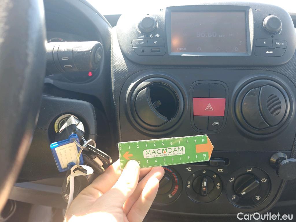  Fiat  Fiorino FIAT  / 2016 / 3P / furgón derivado de turismo Cargo Base 1.3 Mjet 59kW (80CV) E6 #38