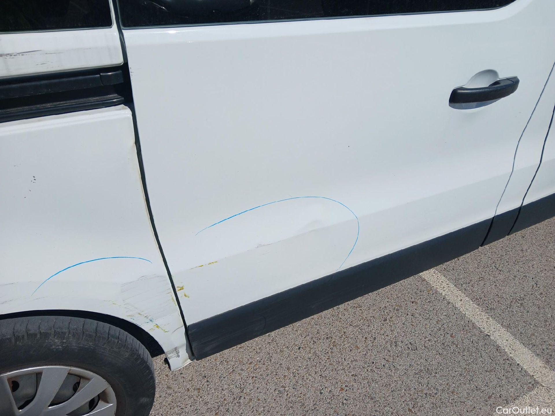  Nissan  NV300 NISSAN  / 2021 / 4P / monovolumen Combi 9 2.0dCi 110kW L1H1 1T Comfort #25