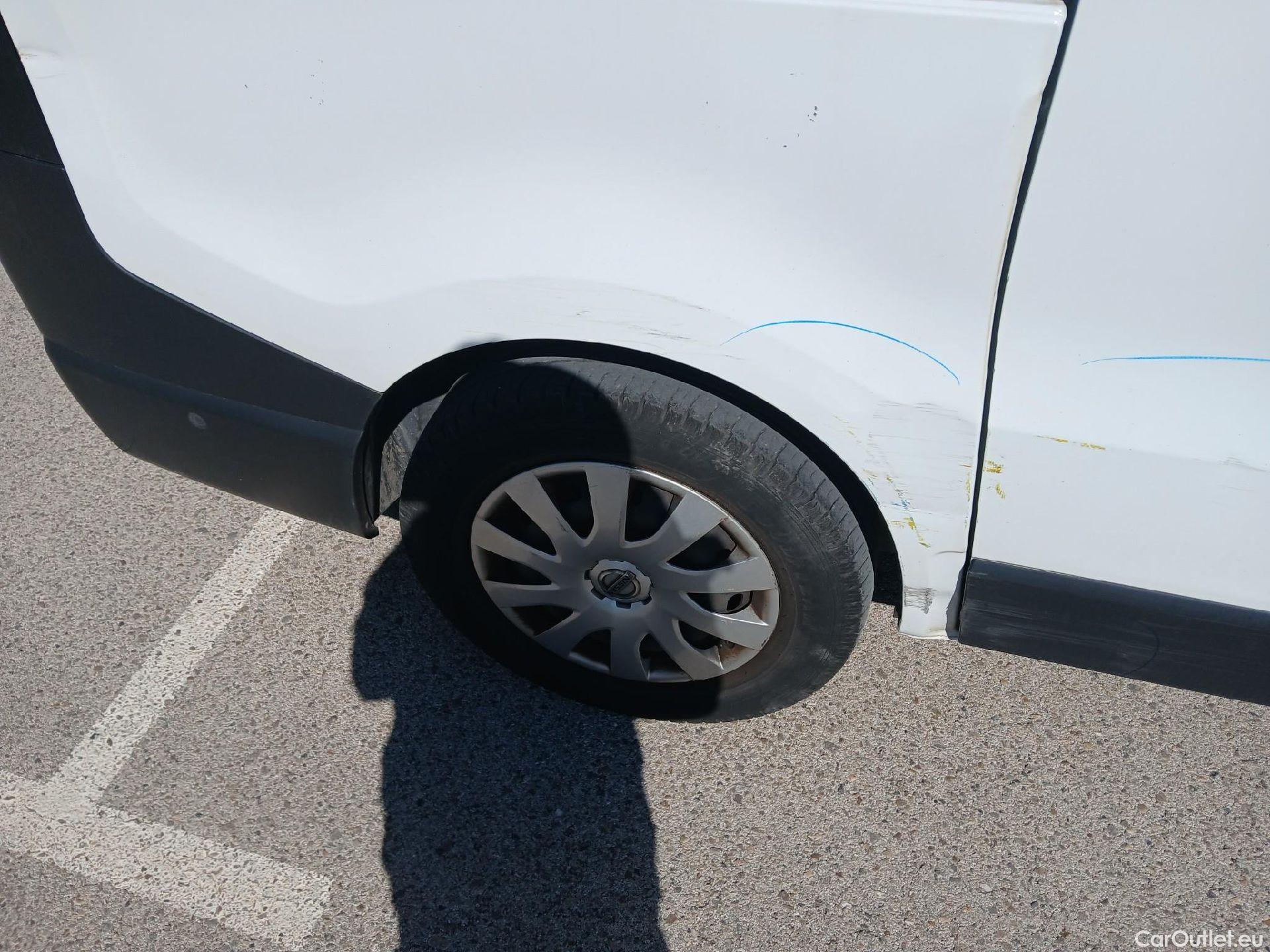  Nissan  NV300 NISSAN  / 2021 / 4P / monovolumen Combi 9 2.0dCi 110kW L1H1 1T Comfort #24