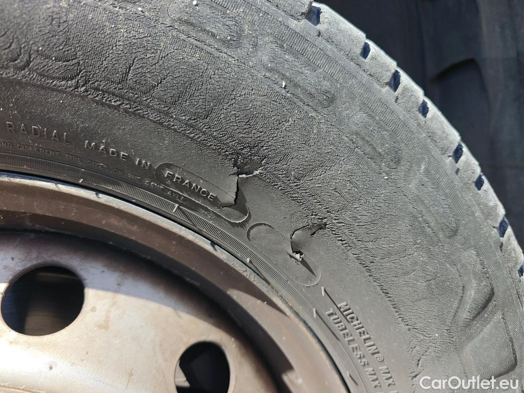  Peugeot  Boxer PEUGEOT  / 2014 / 4P / furgón Pack 330 L1 H1 BHDI 103kW (140CV) S&S #61