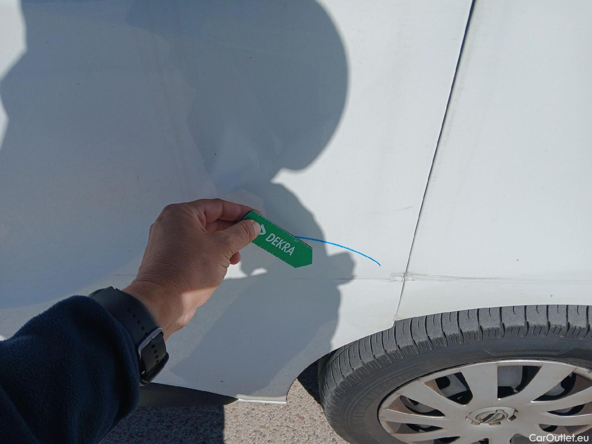  Nissan  NV300 NISSAN  / 2021 / 4P / monovolumen Combi 9 2.0dCi 110kW L1H1 1T Comfort #30