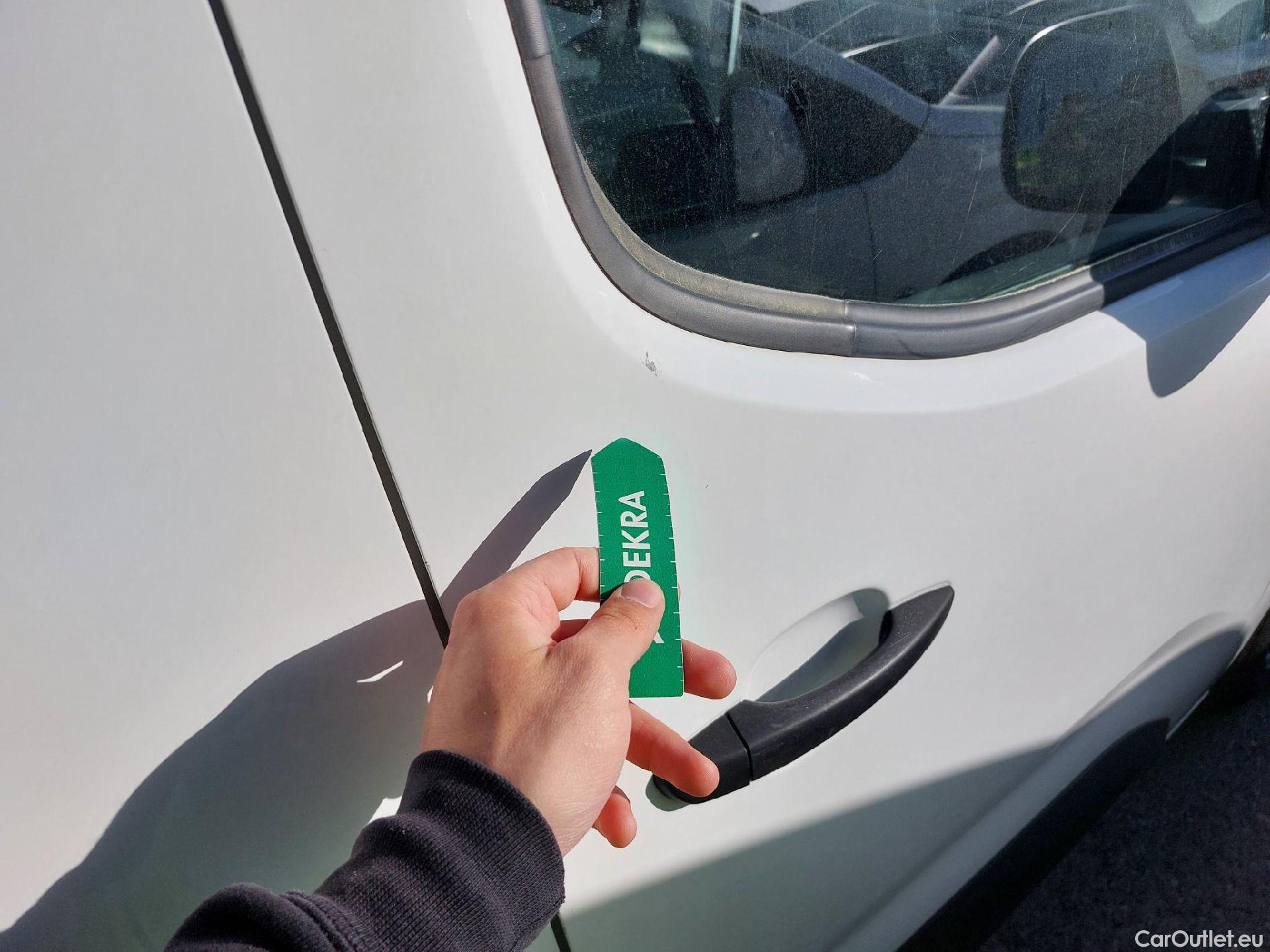  Opel  Combo OPEL  / 2018 / 3P / furgón derivado de turismo 1.5 TD 75kW (100CV) Express L H1 650kg #22