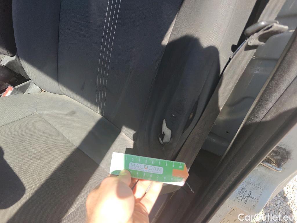  Fiat  Fiorino FIAT  / 2016 / 3P / furgón derivado de turismo Cargo Base 1.3 Mjet 59kW (80CV) E6 #36