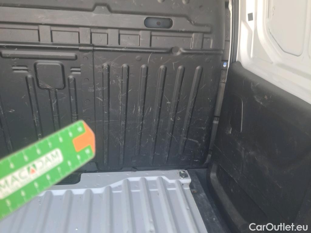  Opel  Combo OPEL  / 2018 / 3P / furgón derivado de turismo 1.5 TD 75kW (100CV) Express L H1 650kg #22