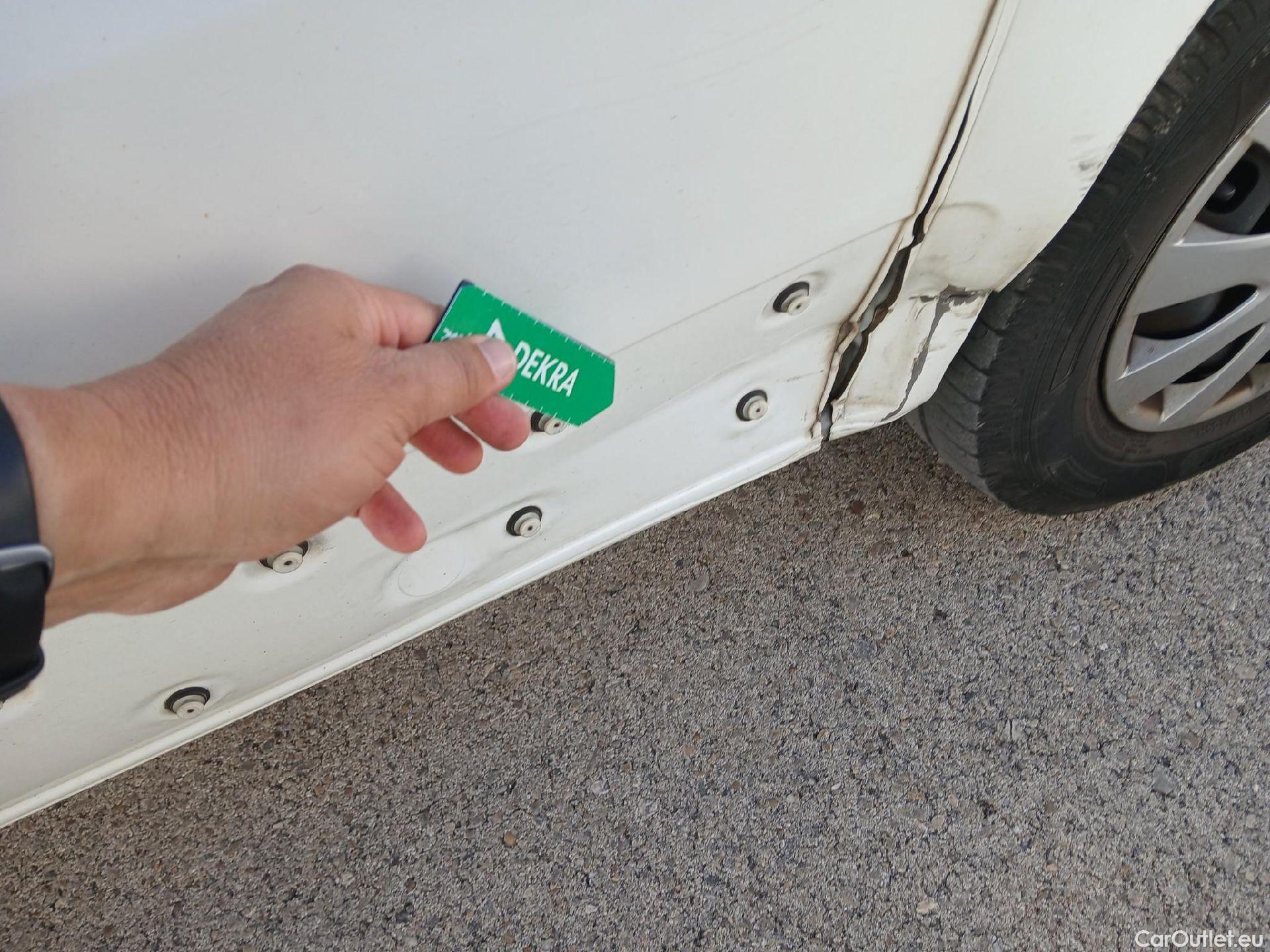  Nissan  NV300 NISSAN  / 2021 / 4P / monovolumen Combi 9 2.0dCi 110kW L1H1 1T Comfort #9