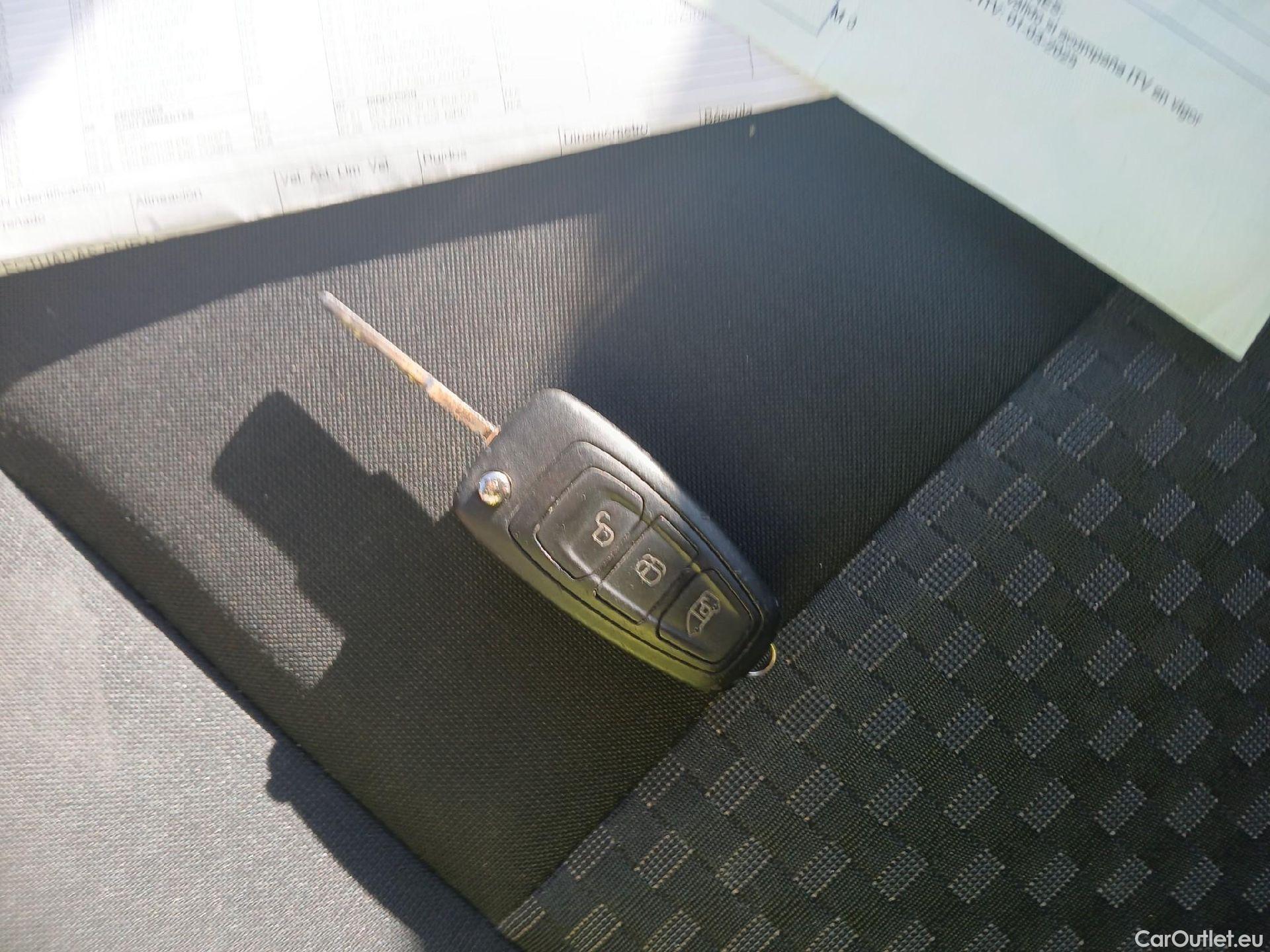  Ford  Transit FORD  / 2013 / 4P / furgón 350 96kW L3H2 Van Trend FWD MHEV #1