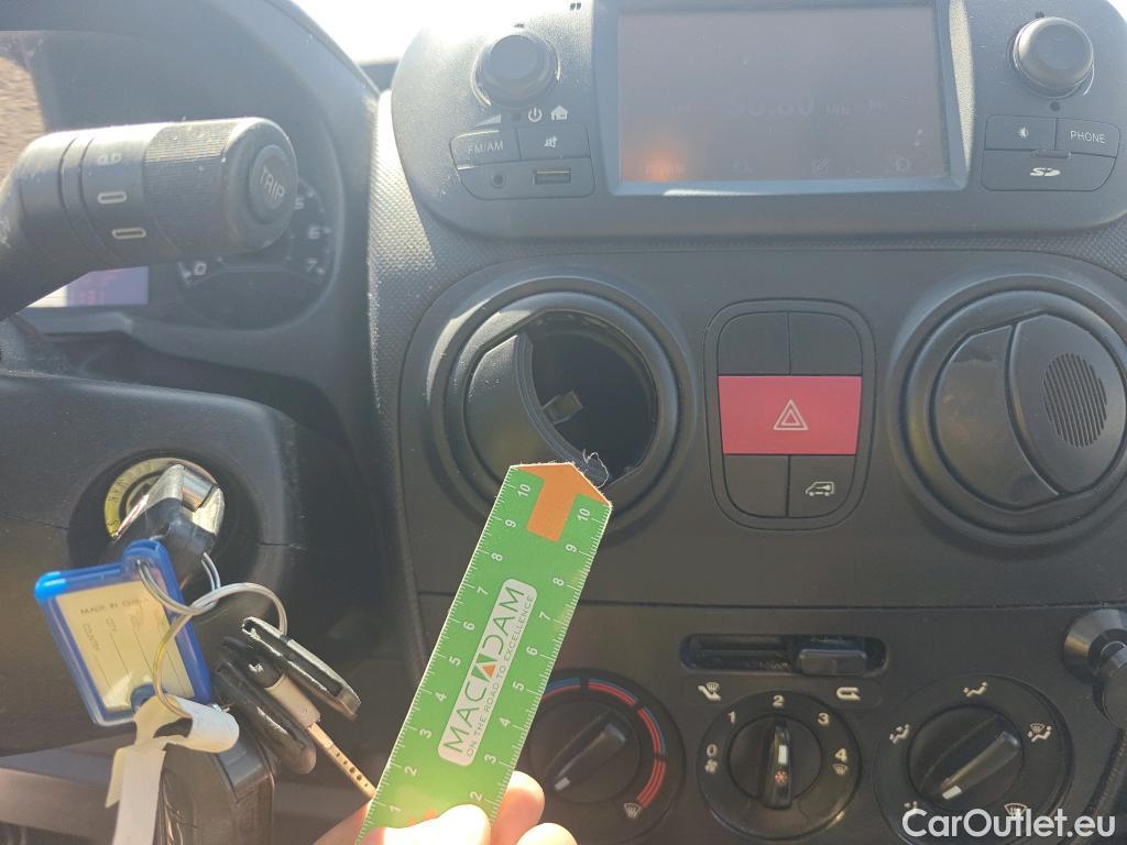  Fiat  Fiorino FIAT  / 2016 / 3P / furgón derivado de turismo Cargo Base 1.3 Mjet 59kW (80CV) E6 #39