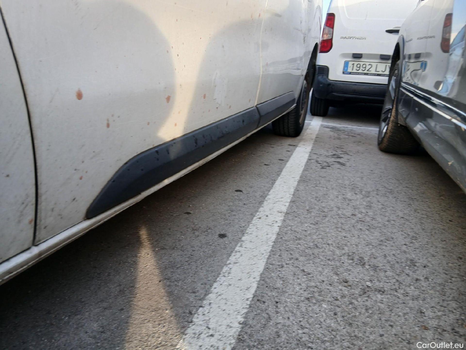  Opel  Vivaro OPEL  / 2019 / 4P / furgón 1.5 Diésel 74kW (100CV) M Std Express #21