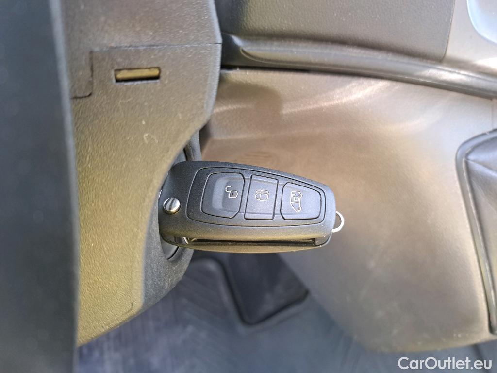  Ford  Transit FORD  / 2013 / 2P / chasis cabina 350 96kW L4 Trend Propulsión Trasera #2