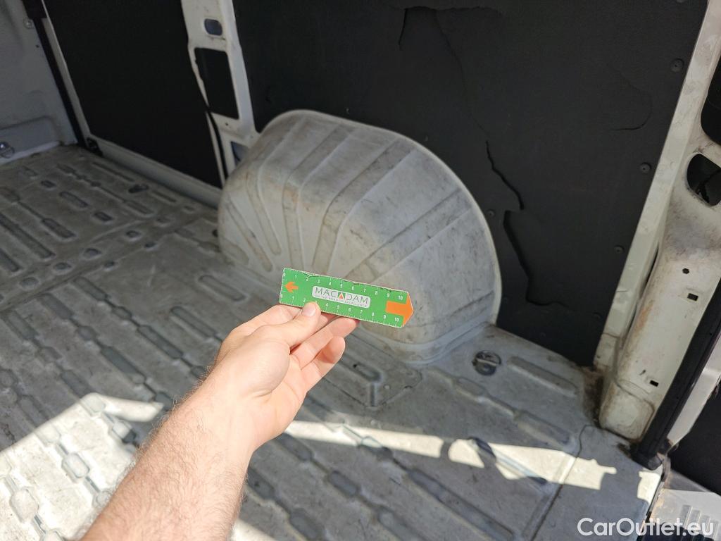  Peugeot  Boxer PEUGEOT  / 2014 / 4P / furgón Pack 330 L1 H1 BHDI 103kW (140CV) S&S #26