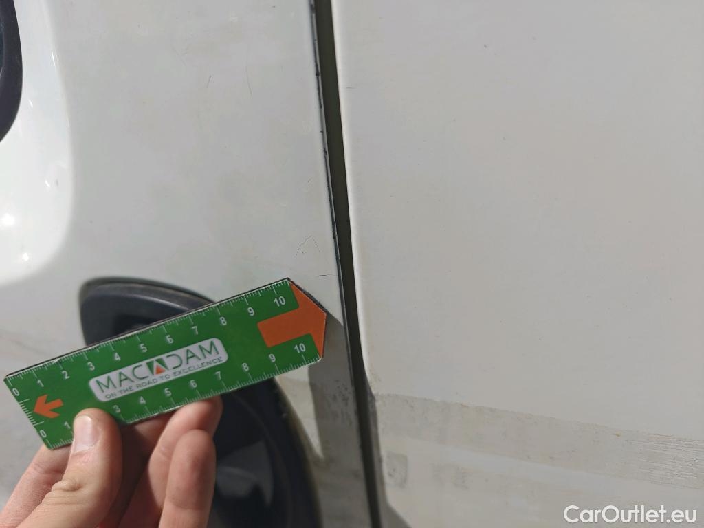  Fiat  Fiorino FIAT  / 2016 / 3P / furgón derivado de turismo Cargo Base 1.3 Mjet 59kW (80CV) E6 #75