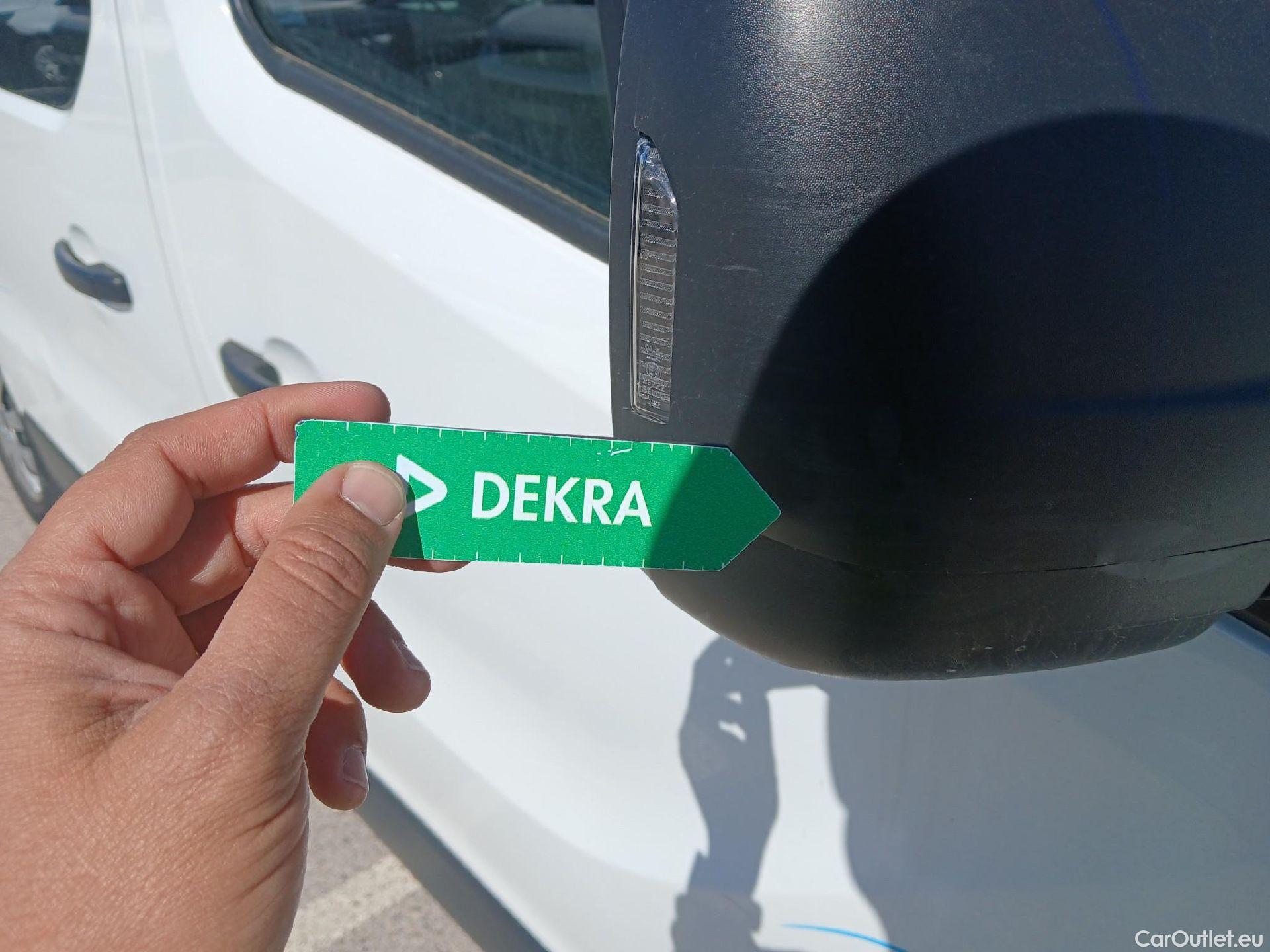  Nissan  NV300 NISSAN  / 2021 / 4P / monovolumen Combi 9 2.0dCi 110kW L1H1 1T Comfort #33