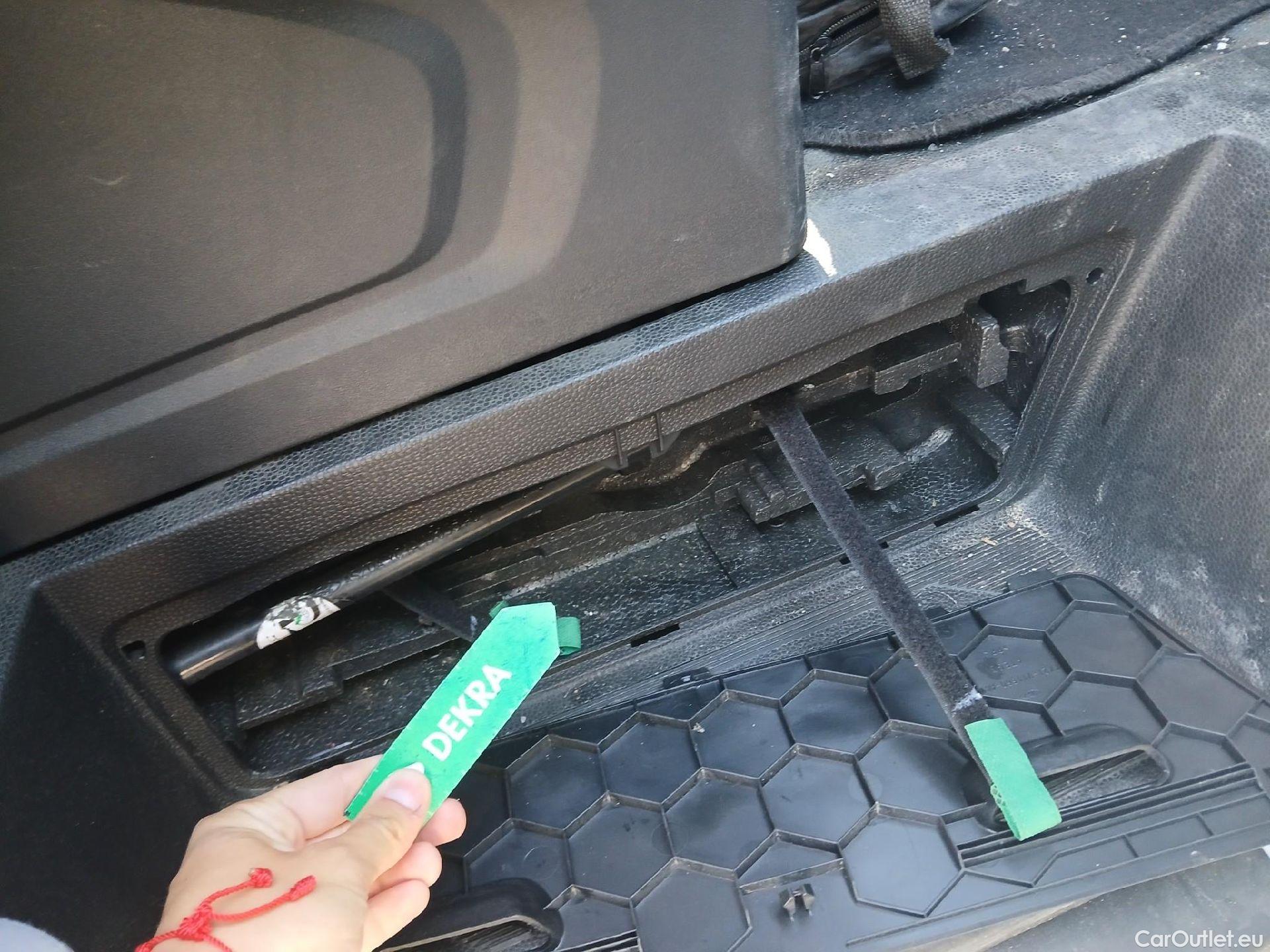  Ford  Transit FORD  / 2013 / 4P / furgón 350 96kW L3H2 Van Trend FWD MHEV #64