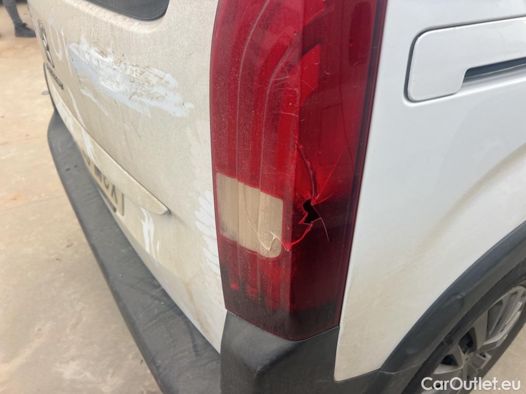  Peugeot  RIFTER PEUGEOT  / 2018 / 5P / monovolumen compacto Active Pack Standard BlueHDi 73kW #9