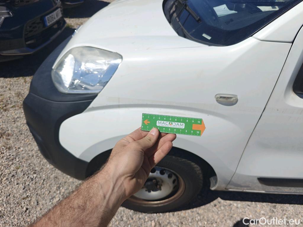  Fiat  Fiorino FIAT  / 2016 / 3P / furgón derivado de turismo Cargo Base 1.3 Mjet 59kW (80CV) E6 #50