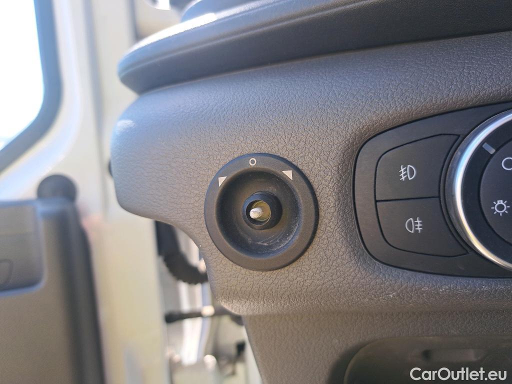  Ford  Transit FORD  / 2013 / 2P / chasis cabina 350 96kW L4 Trend Propulsión Trasera #40