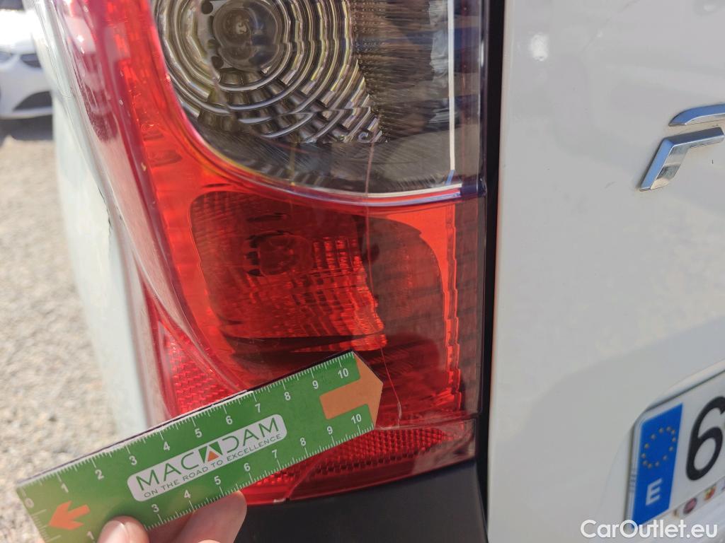  Fiat  Fiorino FIAT  / 2016 / 3P / furgón derivado de turismo Cargo Base 1.3 Mjet 59kW (80CV) E6 #20