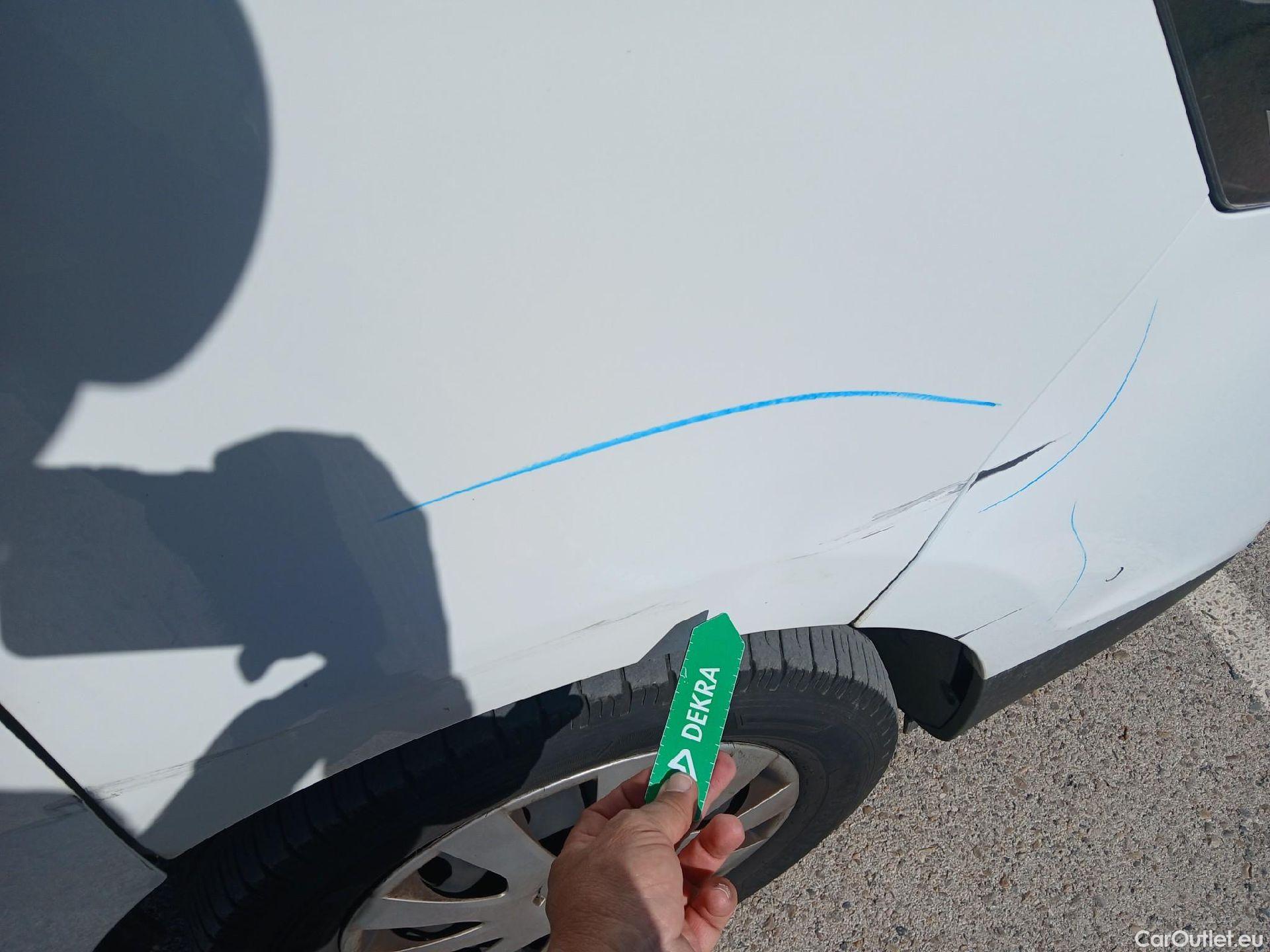  Nissan  NV300 NISSAN  / 2021 / 4P / monovolumen Combi 9 2.0dCi 110kW L1H1 1T Comfort #32