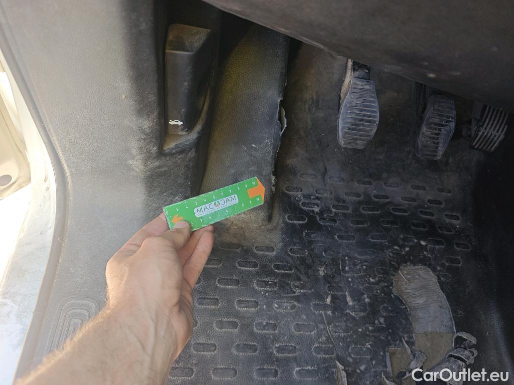  Fiat  Fiorino FIAT  / 2016 / 3P / furgón derivado de turismo Cargo Base 1.3 Mjet 59kW (80CV) E6 #24