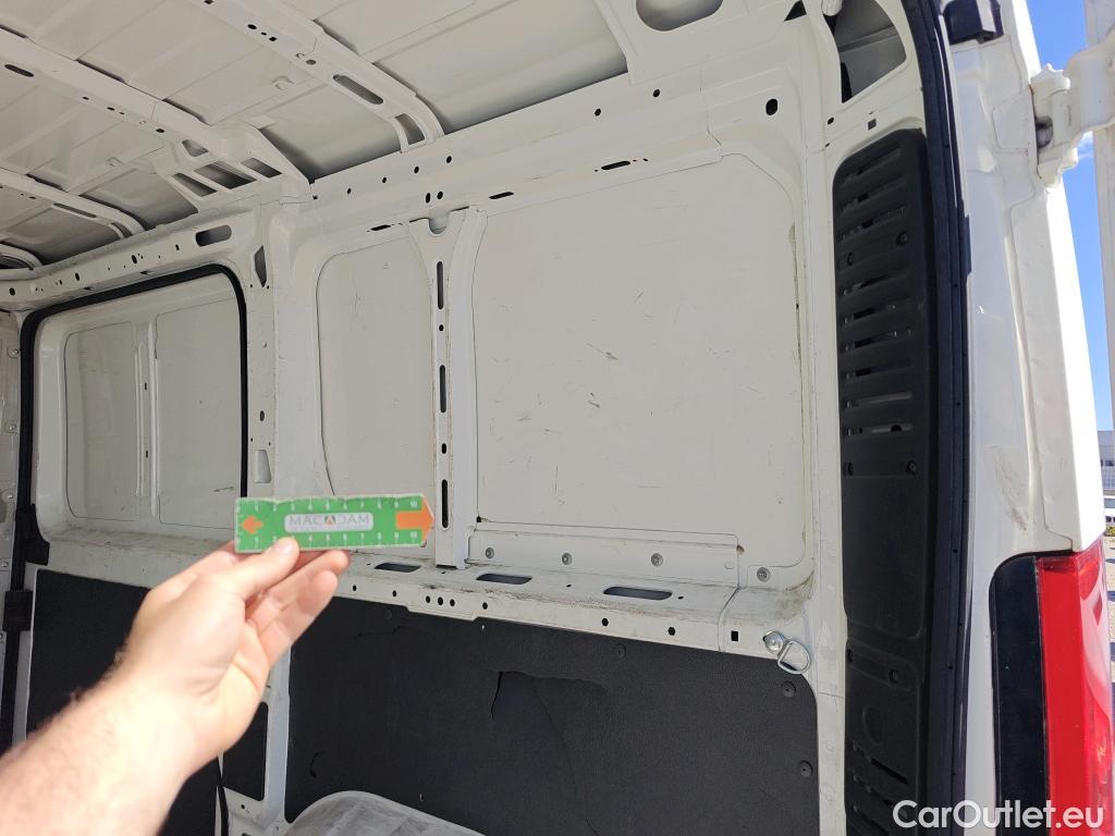  Peugeot  Boxer PEUGEOT  / 2014 / 4P / furgón Pack 330 L1 H1 BHDI 103kW (140CV) S&S #32