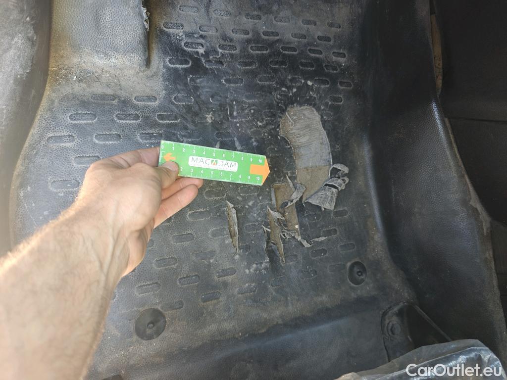  Fiat  Fiorino FIAT  / 2016 / 3P / furgón derivado de turismo Cargo Base 1.3 Mjet 59kW (80CV) E6 #23