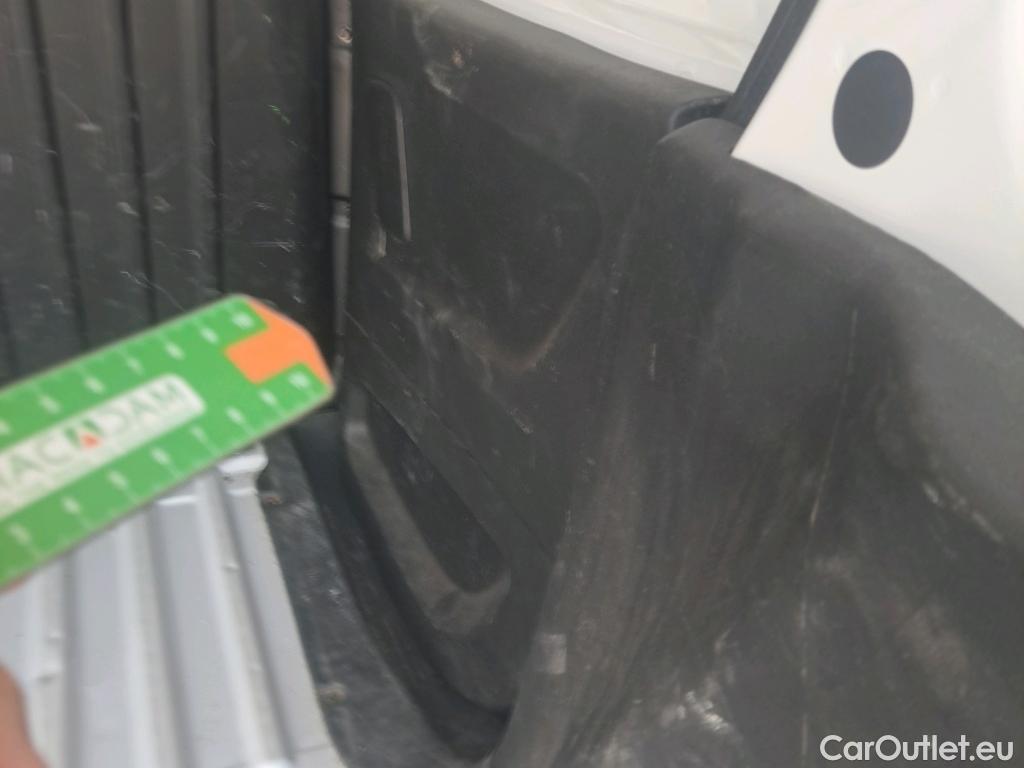  Opel  Combo OPEL  / 2018 / 3P / furgón derivado de turismo 1.5 TD 75kW (100CV) Express L H1 650kg #44