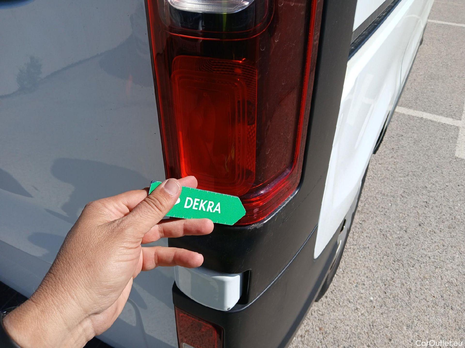  Nissan  NV300 NISSAN  / 2021 / 4P / monovolumen Combi 9 2.0dCi 110kW L1H1 1T Comfort #21