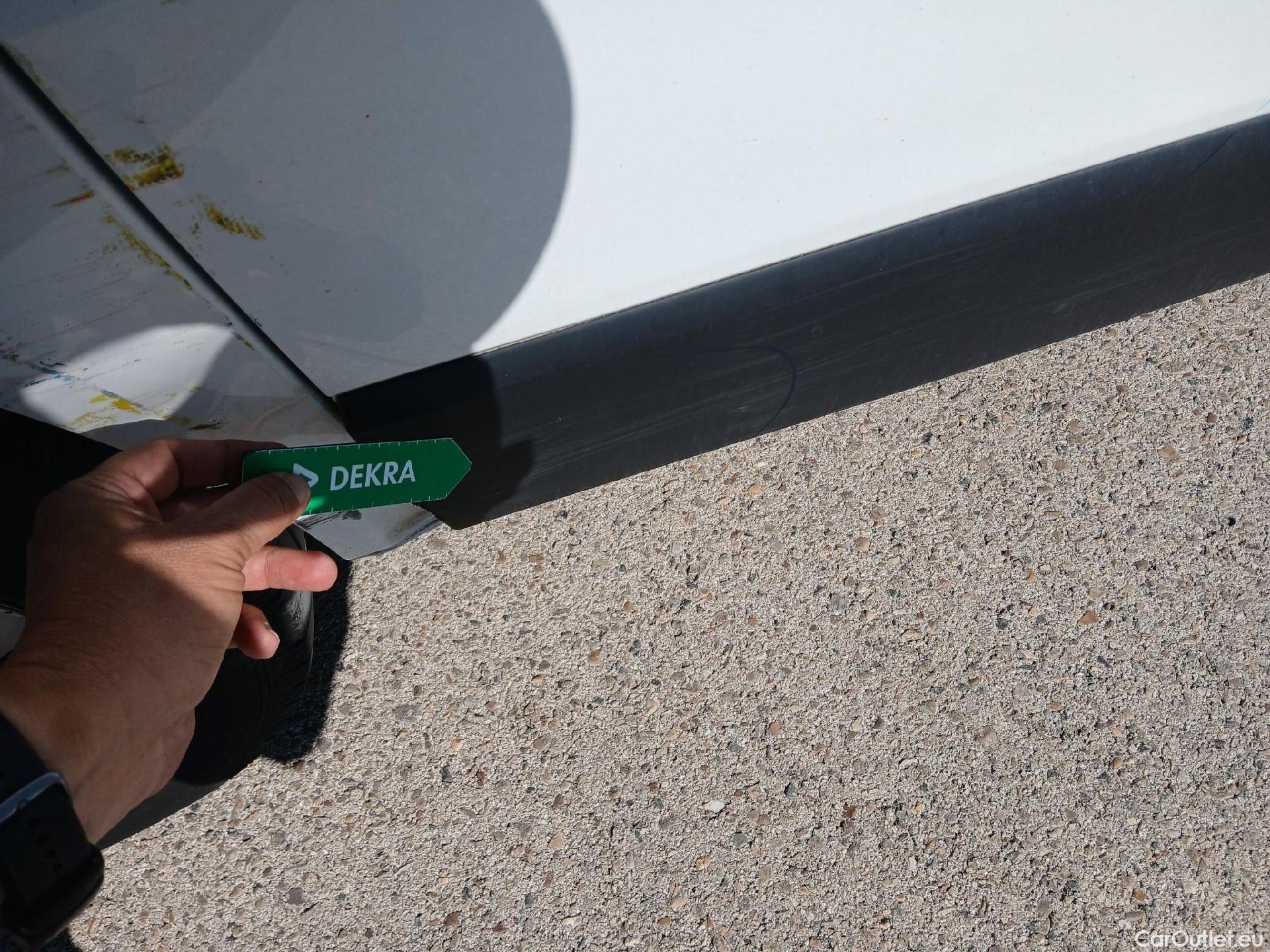  Nissan  NV300 NISSAN  / 2021 / 4P / monovolumen Combi 9 2.0dCi 110kW L1H1 1T Comfort #27